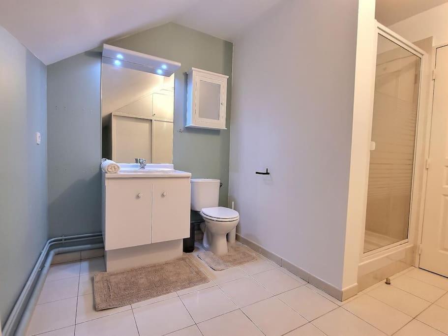 Le Cosy A Quatre *gare*wifi*paris*disney* Apartment